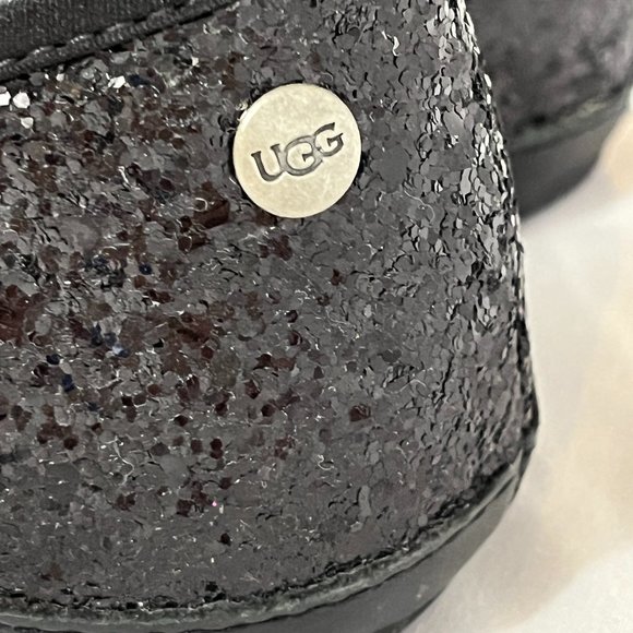 Uggs Women's Size 6 Excellent Condition Black Sequence - Picture 4 of 10